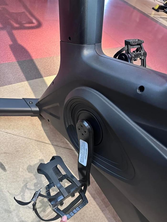 Spining Bike dhz S300 black series  Exercise Bike Gym Equipment Commercial Gym Use Spine Cycling spinning Bike