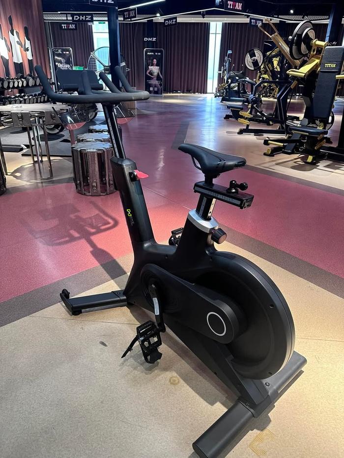 Spining Bike dhz S300 black series  Exercise Bike Gym Equipment Commercial Gym Use Spine Cycling spinning Bike