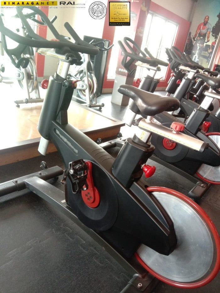 SPINNING BIKE INSIGHT SS6000 EX OSBOND GYM CEMPAKA PUTIH