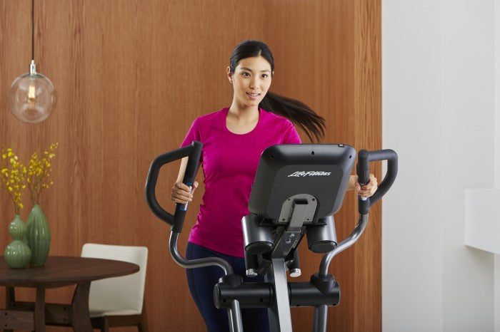 Life Fitness E5 Eliptical Go Console Cross Trainer