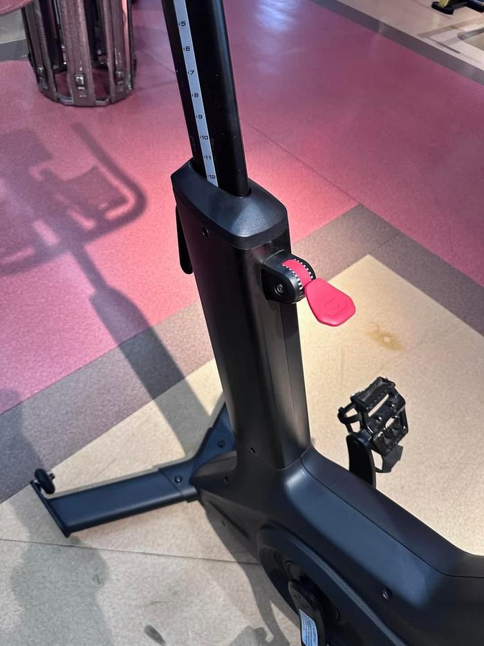 Spining Bike dhz S300 black series  Exercise Bike Gym Equipment Commercial Gym Use Spine Cycling spinning Bike