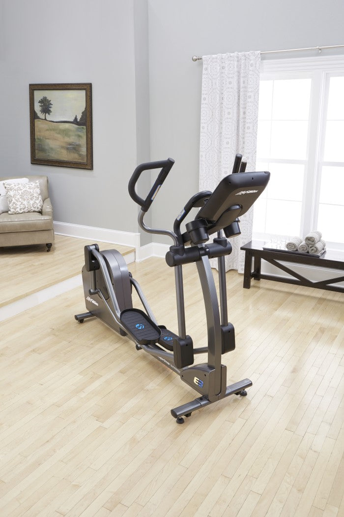Life Fitness - E3 Track Connect Elliptical Cross Trainer Cardio