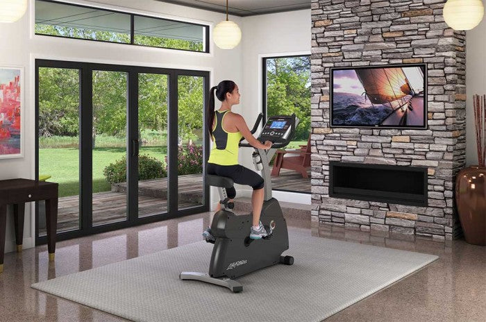 Life Fitness C1 Upright Bike Go Console