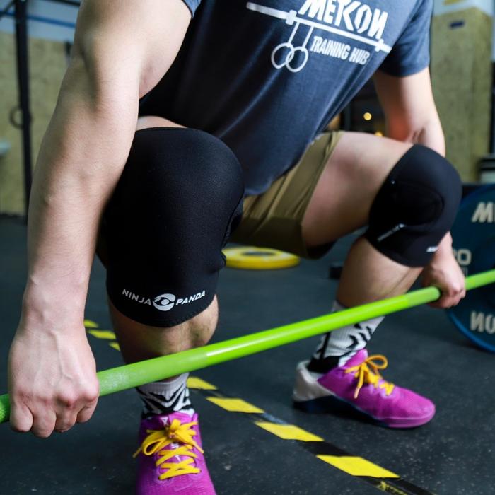 NINJA PANDA Crossfit 5mm Knee Sleeves Unisex Neoprene Rehband Fitness Weightlifting Powerlifting - Hitam, M